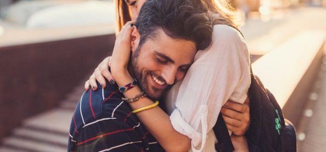 Faire une rencontre amoureuse facilement : conseils et astuces