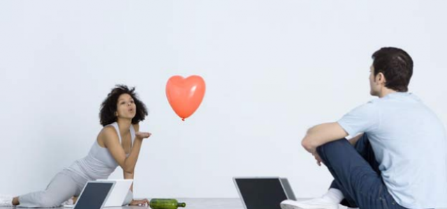 Comment écrire un bon premier message sur un site de rencontre en ligne ?