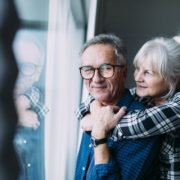 Comment sortir de la solitude et faire des rencontres à 50 ans ?